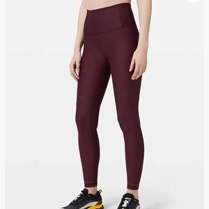 NWT Lululemon In Focus Run Tight 27”